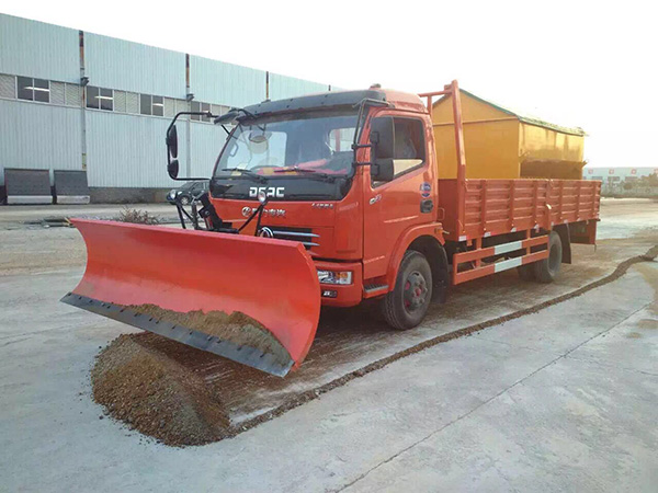 東風(fēng)多利卡除雪車 中型載貨汽車